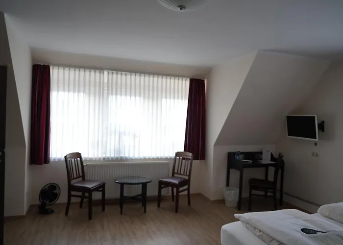 Altes Schroeer מלון 2*